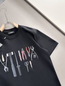 頂級版本FENDI芬迪印花圖案高仿短袖衣服黑色打底衫