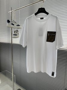 太舒適的純白色芬迪一比一高仿圓領純棉T恤男