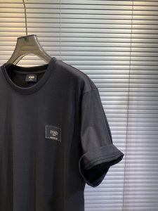 新品專櫃同步 胸前刺繡logo圓領短袖T恤 男裝高仿