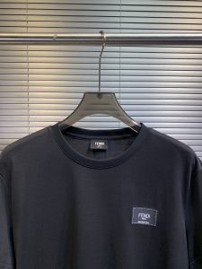 新品專櫃同步 胸前刺繡logo圓領短袖T恤 男裝高仿