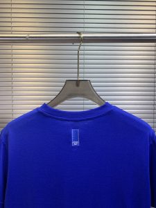 醒目的藍色 芬迪圓領短袖T恤男裝高仿修身衣服