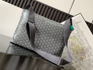 1比1高仿GOYARD高雅德包 Goyardine帆布 CAPETIEN 郵差包 灰色