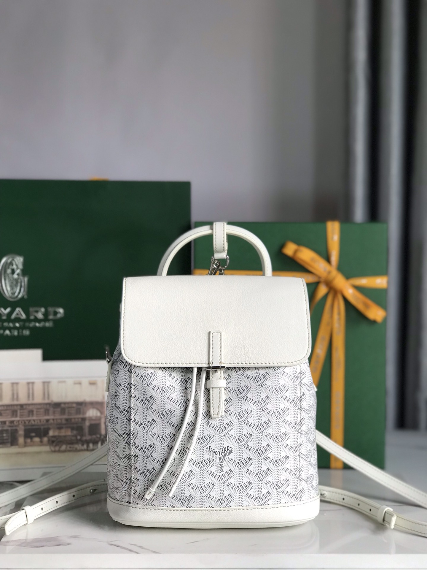 goyard202404145400004.jpg 高仿奢侈品GOYARD高雅德包 Goyardine帆布 Alpin迷你雙肩包揹包 白
