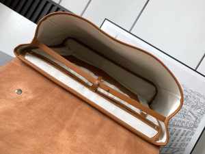 一比一原單GOYARD高雅德包包 CITADIN 小號郵差包 公文包 棕色