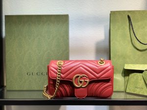 驚艷紅太霸氣了Marmot446744Gucci高仿包包精品斜挎包