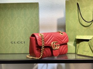 驚艷紅太霸氣了Marmot446744Gucci高仿包包精品斜挎包
