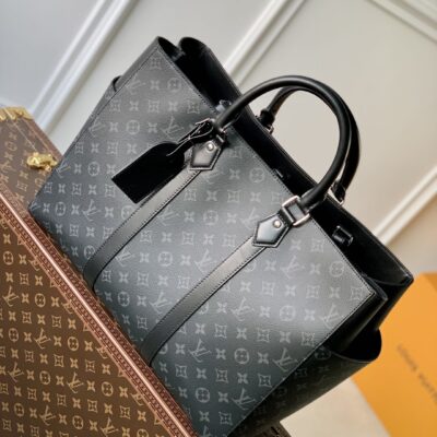 M46451 少見的精品 頂級原單LV 手提包 硬朗風範