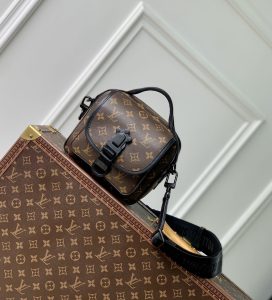 M46973 lv Quest 高仿精品包包書包