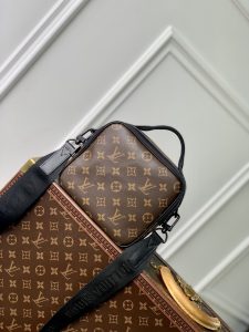 M46973 lv Quest 高仿精品包包書包