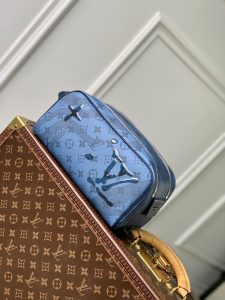 M82337LV原單 Dopp Kit 水滴系列洗漱包 單肩包