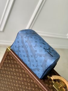 M82337LV原單 Dopp Kit 水滴系列洗漱包 單肩包