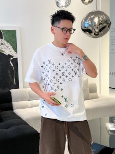 太帥氣了 經典白色 LV 一比一復刻衣服圓領短袖T恤男