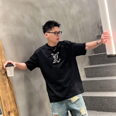 頂級高仿LV 黑色純棉印花短袖T恤 簡約大方