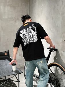 頂級高仿LV 黑色純棉印花短袖T恤 簡約大方