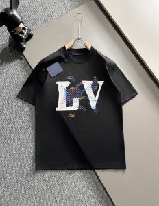 精美黑色 獨特印花 2024 LV高仿衣服 原單短袖T恤