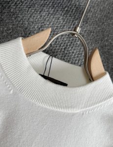 lv高仿精品衣服羊毛混紡高領毛衣