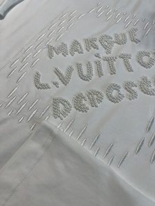 頂級A貨LV圓領純色短袖T恤 珠訂設計
