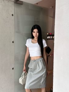 2024新品 專櫃同步LV長半裙 高仿服裝
