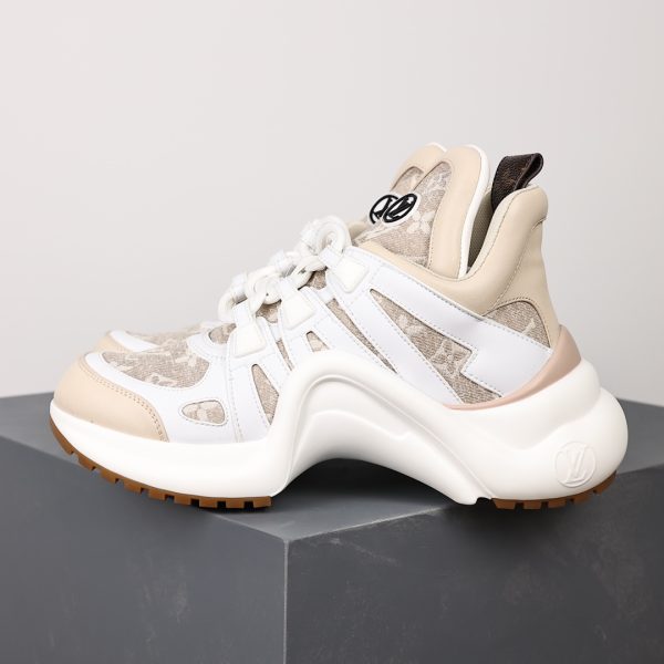 新品莆田鞋Louis Vuitton Archlight Sneakers 女款老爹鞋