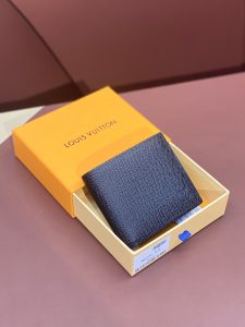M62288 十字黑紋理 LV高仿錢包 錢夾