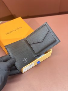 M62288 十字黑紋理 LV高仿錢包 錢夾