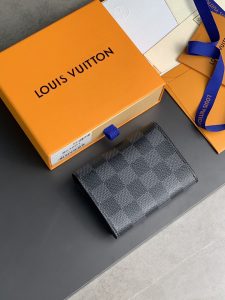 M63801 黑格 ENVELOPPE CARTE DE VISITE 名片夾 LV高仿