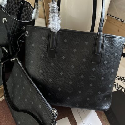 原單一比一MCM包包 VARENNE Liz Visetos雙面購物袋 黑色