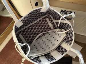 原單一比一MCM包包 VARENNE Liz Visetos雙面購物袋 白色