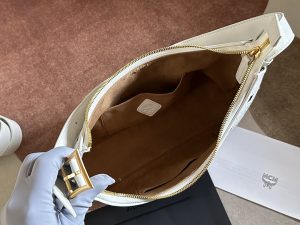 複刻原單MCM包包 中號Visetos 系列 Aren Hobo包肩背包 白色