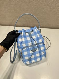 一比一複刻普拉達包包 Prada Duet Re-Nylon 水桶袋 格子