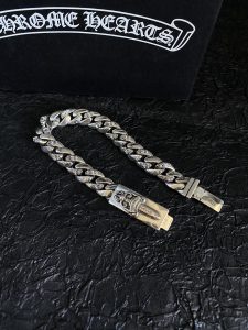 一比一複刻Chrome Hearts克羅心 寶劍/匕首十字花半花手鏈