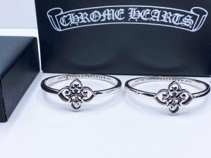 1比1複刻Chrome Hearts克羅心飾品 十字花瓣手鐲 925銀
