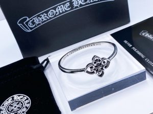1比1複刻Chrome Hearts克羅心飾品 十字花瓣手鐲 925銀