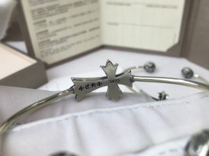 1比1複刻Chrome Hearts克羅心飾品 SKNY BNGL TNY Tiny十字架手鐲