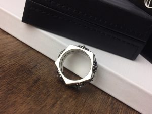 高仿1比1Chrome Hearts克羅心飾品 十字花五角形Pentagon切面戒指