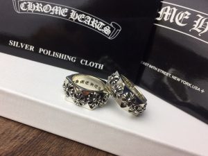 高仿1比1Chrome Hearts克羅心飾品 十字花五角形Pentagon切面戒指