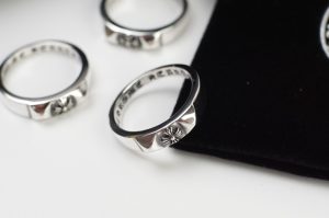 複刻高仿Chrome Hearts克羅心飾品 金字塔十字花戒指