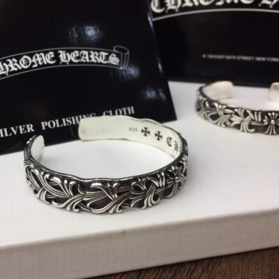 高仿原單Chrome Hearts克羅心飾品 寬版開口復古花紋十字架手鐲