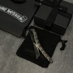 1比1複刻Chrome Hearts克羅心飾品 方十字花相連磁扣手鍊