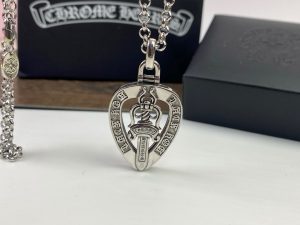 複刻Chrome Hearts克羅心飾品 鏤空桃心十字架寶劍匕首吊墜項鍊