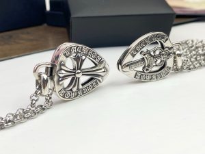 複刻Chrome Hearts克羅心飾品 鏤空桃心十字架寶劍匕首吊墜項鍊