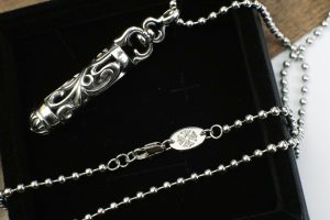 一比一専櫃Chrome Hearts克羅心飾品 圓柱藤花圖騰吊墜項鍊