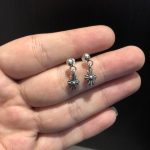 高仿複刻Chrome Hearts克羅心飾品 TINY E十字架耳墜