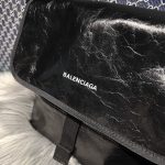 複刻balenciaga巴黎世家包包 Explorer 洗水牛皮郵差包小號斜揹包