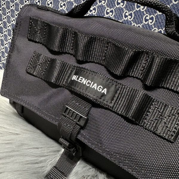原單複刻balenciaga巴黎世家 Army 黑色尼龍郵差包