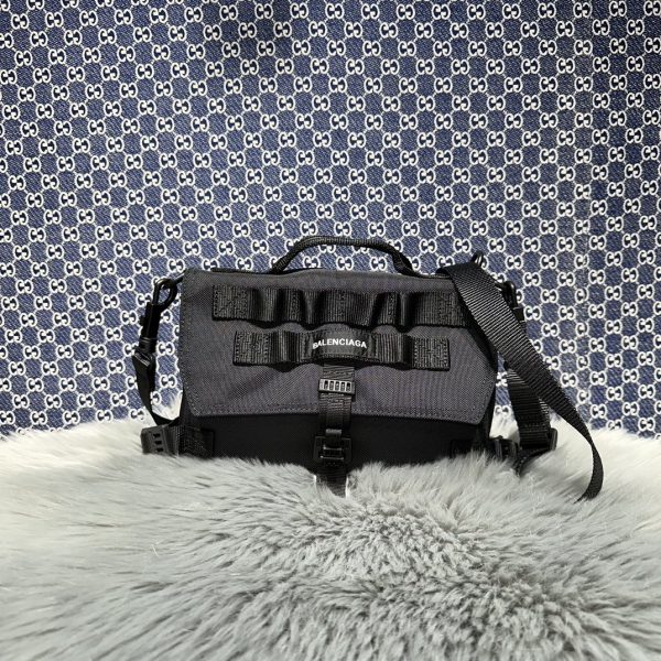 原單複刻balenciaga巴黎世家 Army 黑色尼龍郵差包