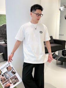 高仿男裝DIOR圓領短袖T恤專櫃同步