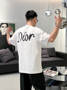 高仿男裝DIOR圓領短袖T恤專櫃同步