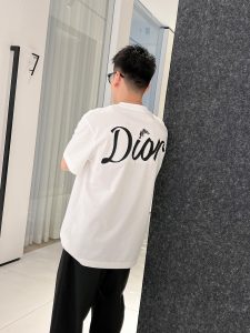 高仿男裝DIOR圓領短袖T恤專櫃同步