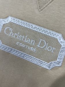 DIOR2024春季新品CD胸前銀標高仿圓領短袖T恤 男女同款